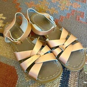Salt Water sandals original rose gold